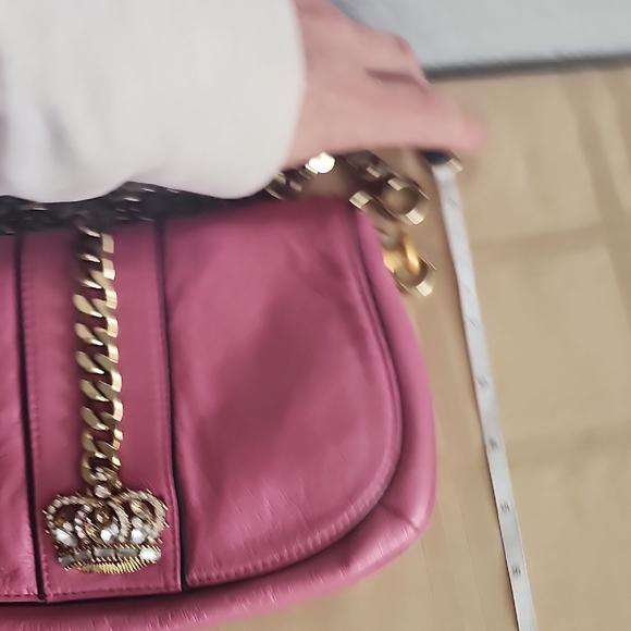 Wilsons Pink Leather Shoulder Bag W/ Removable Brass Chain Strap - Picture 11 of 12